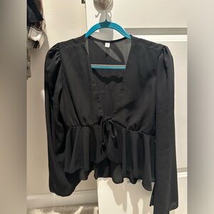 Black long sleeve cropped blouse